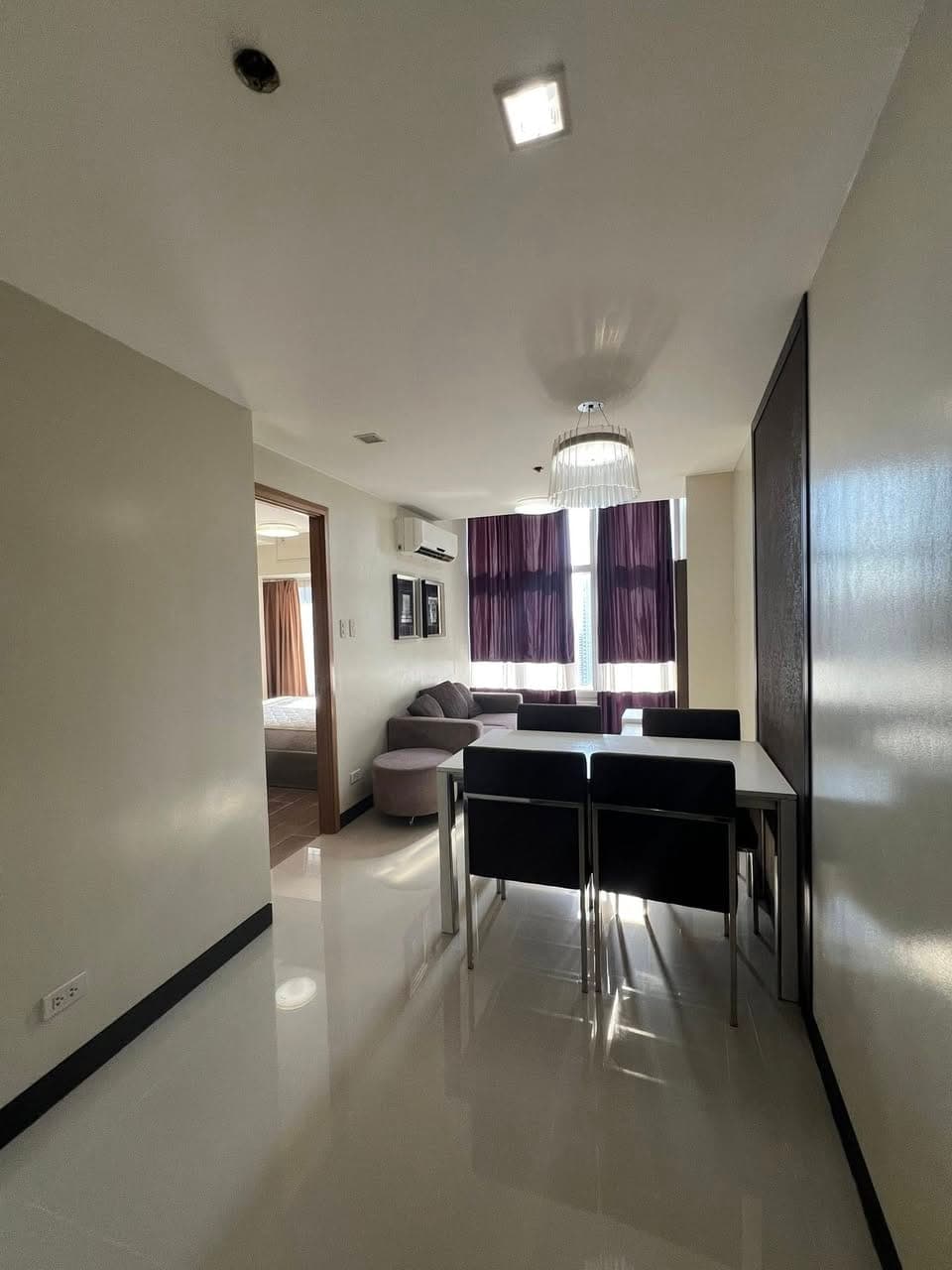FOR LEASE  - 1 Bedroom in One Central Makati Across RCBC Tower Leasing Price: Php 3 - photo 1