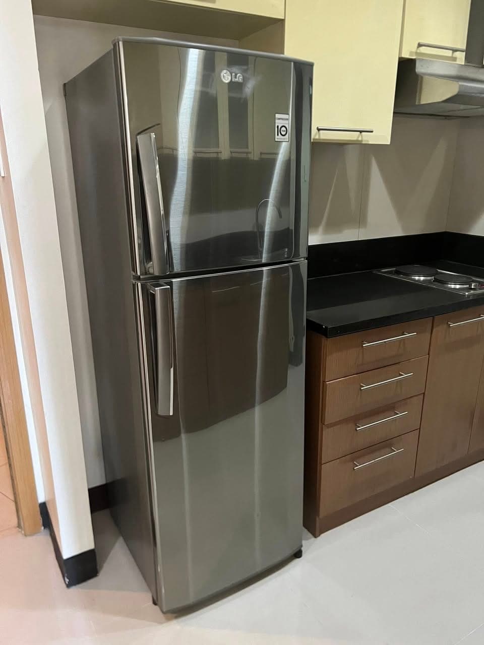 FOR LEASE  - 1 Bedroom in One Central Makati Across RCBC Tower Leasing Price: Php 3 - photo 4
