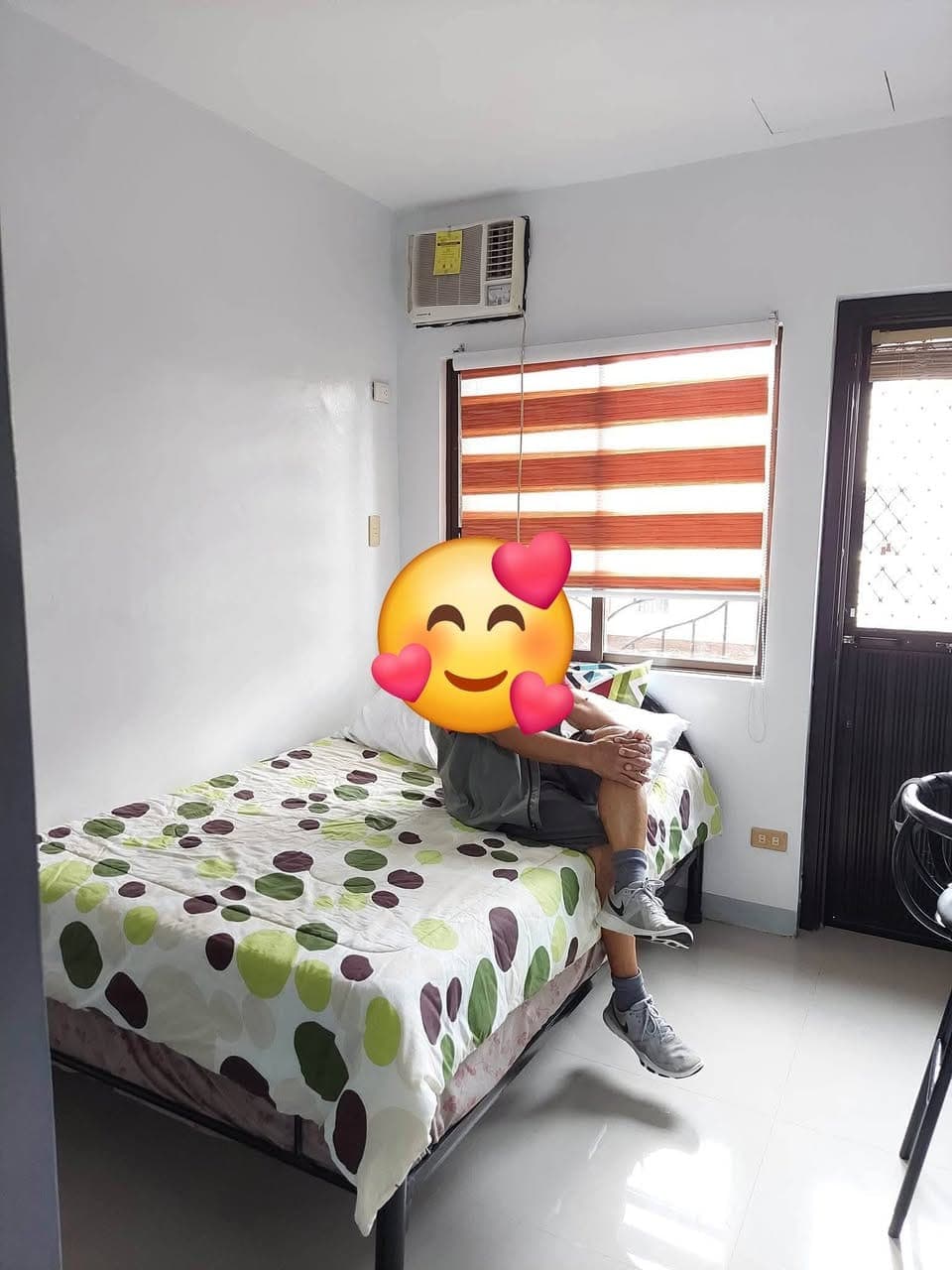 For rent po.. town house  tagaytay crossing malamit sa lahat ..safe tahimik may guard bago pumasok .. - photo 2