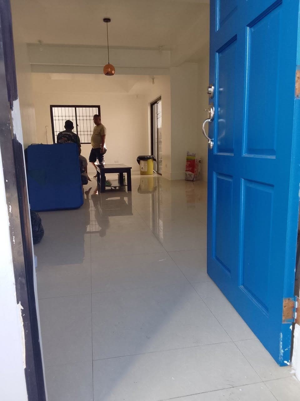 house for rent 4bedroom 6batroom Simi furnished inside subd 35k monthly brgy Francisco tagaytay city... - photo 2