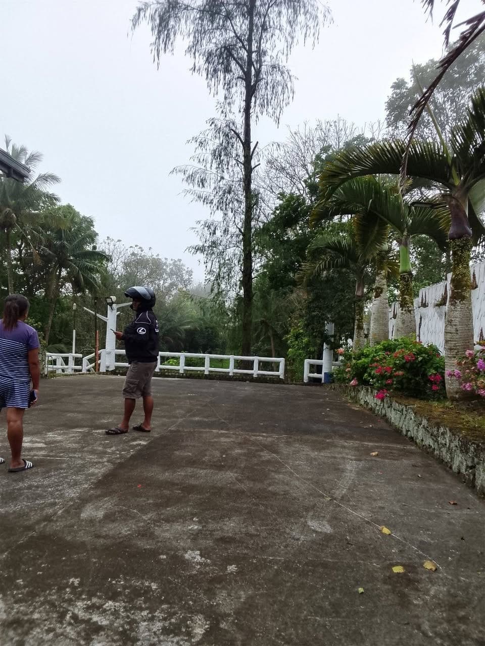house for rent 4bedroom 4 bathroom fully furnished lahat ng room my aircon my wifi nrin pwede 1month... - photo 2
