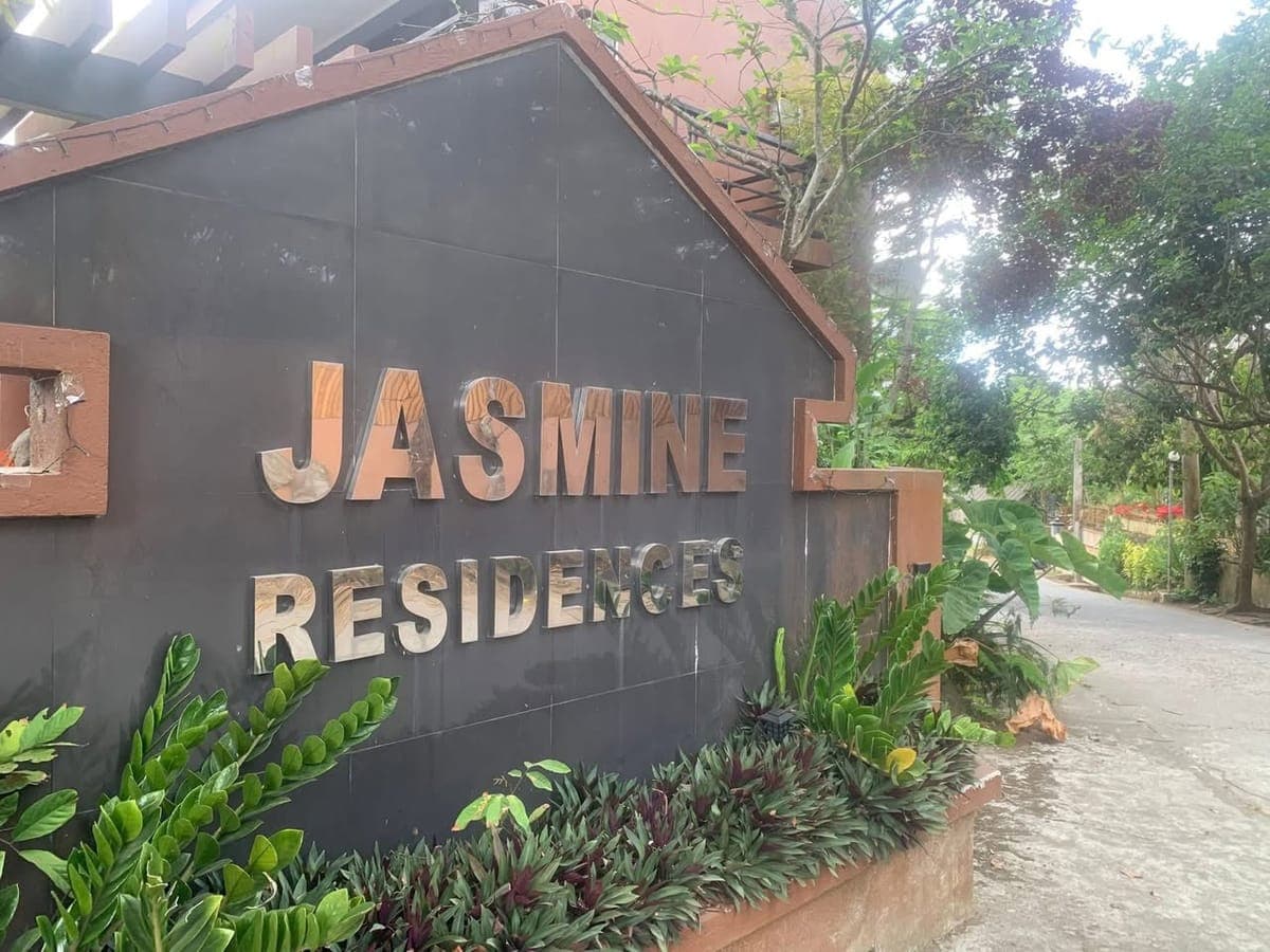 Townhouse for rent - photo 2