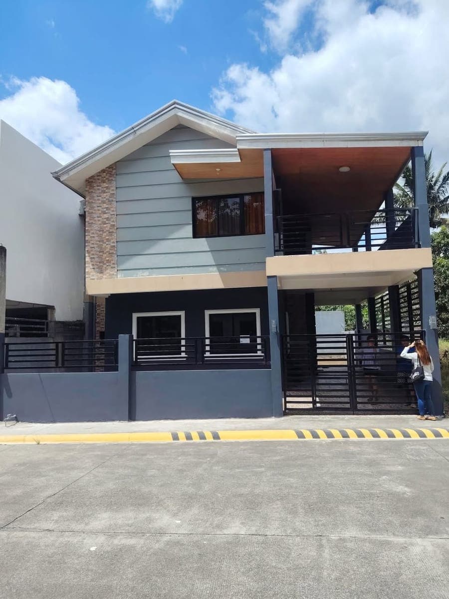 For sale/for rent 173 sqm 3br 3tb brand new BARE UNIT inside tagaytay forbes residences kaybagal cen... - photo 1