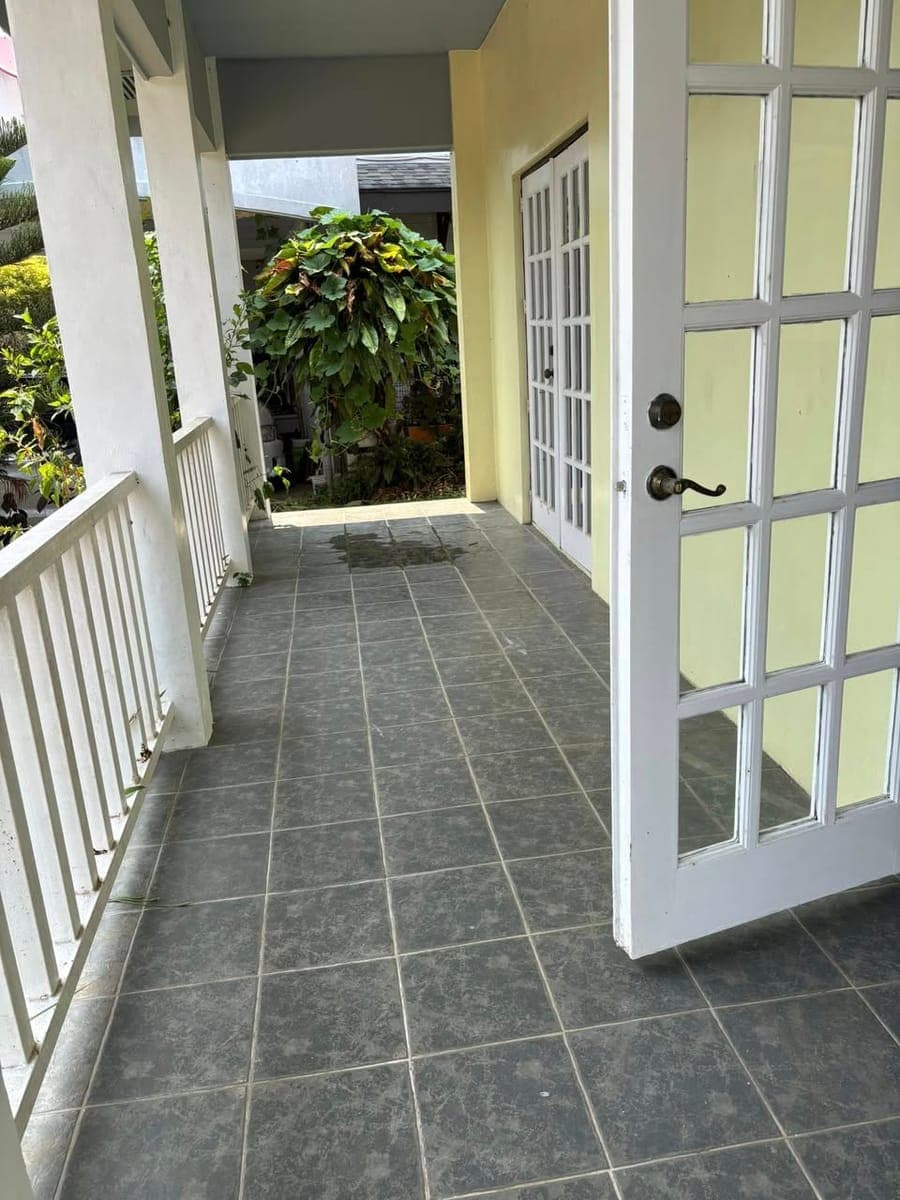 For rent 283sqm 4br 2tb semi furnished inside gated subdivision kaybagal central tagaytay  nice loca... - photo 3