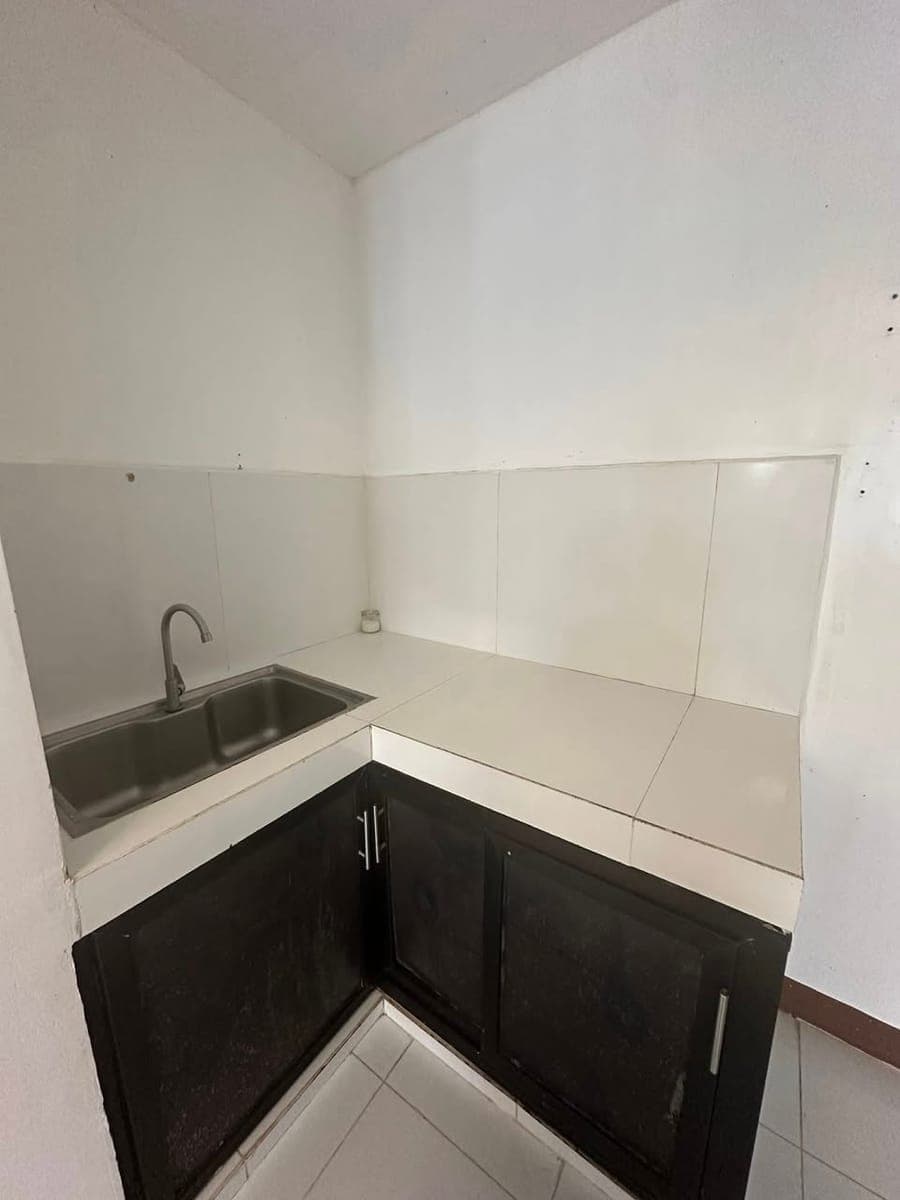 2 Bedroom Single Attached House For Rent - photo 1