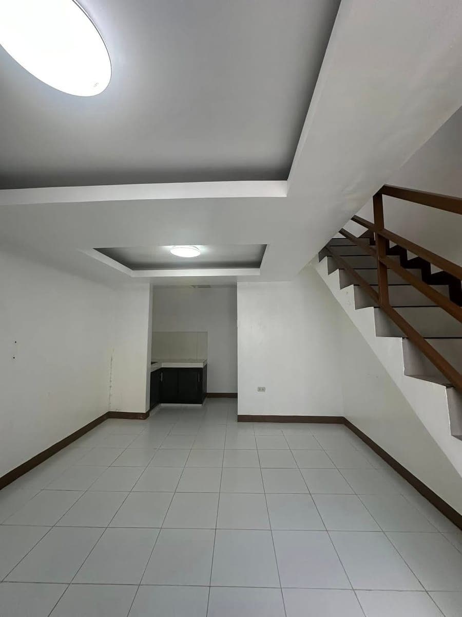 2 Bedroom Single Attached House For Rent - photo 2