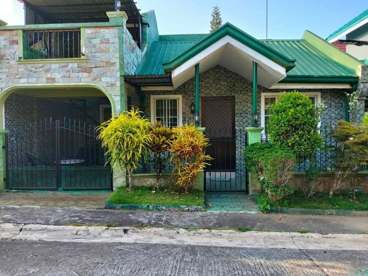 For rent 2 storey 3brm 3tb with garage inside gated subdivision kaybagal north furnished 25k monthly... - photo 1