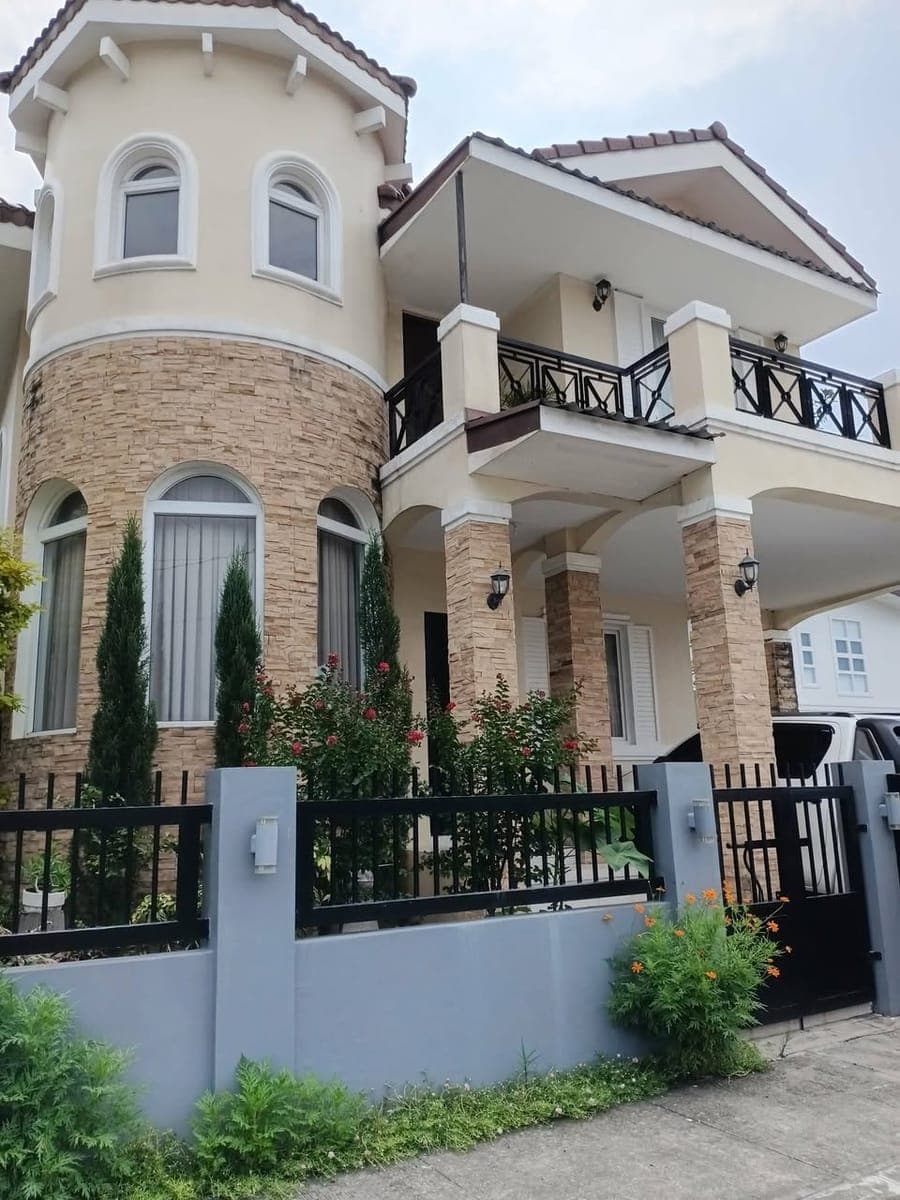 For Rent House and Lot-Fully Furnished - photo 1