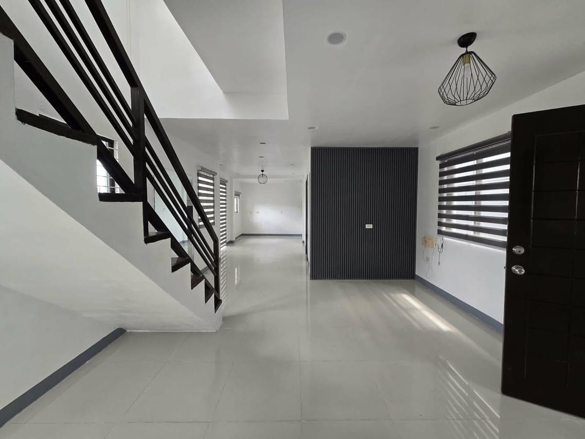 HOUSE FOR RENT/SALE - photo 1