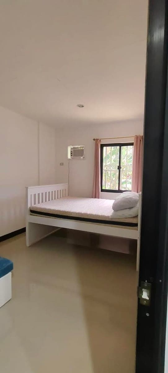 For rent townhouse 2brm 2tb bare unit 15K IRUHIN TAGAYTAY  📞09192022022 vickie - photo 2