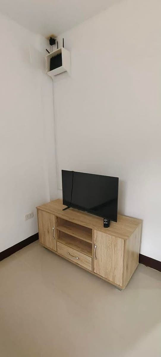 For rent townhouse 2brm 2tb bare unit 15K IRUHIN TAGAYTAY  📞09192022022 vickie - photo 4