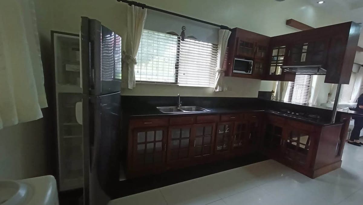 Fir rent 4bedroom 3tb 1 car garage semi furnished tagaytay country homes 1 near seein 45k monthly 📞09192022022 vickie - photo 4