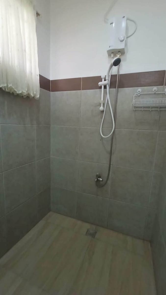 Fir rent 4bedroom 3tb 1 car garage semi furnished tagaytay country homes 1 near seein 45k monthly 📞09192022022 vickie - photo 5