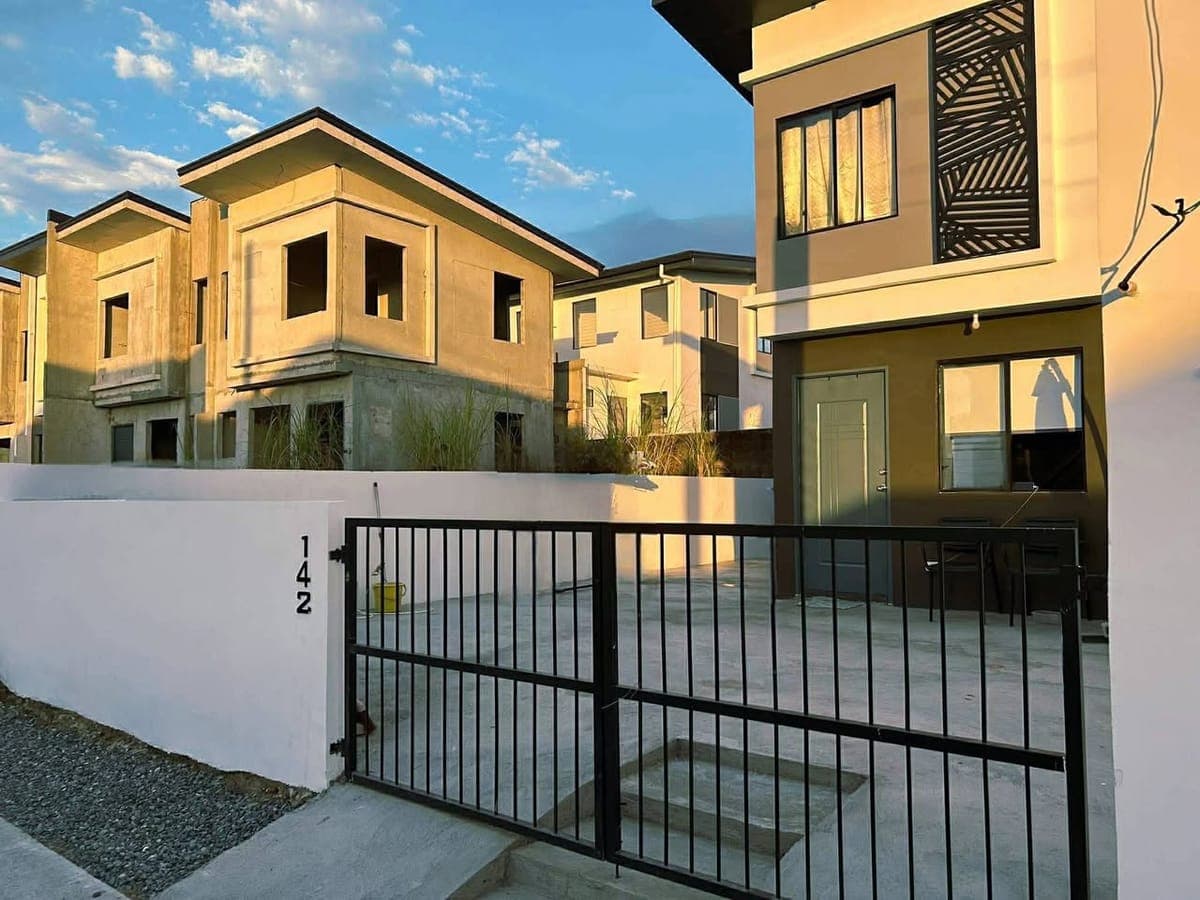 🏡 FOR RENT – PHIRST Park Homes Batulao | Calista End Unit - photo 2