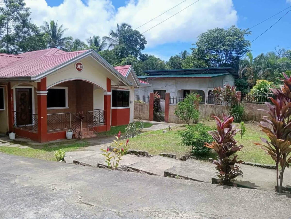 🏡 HOUSE FOR RENT – Along Zambal Road, Tagaytay - photo 1