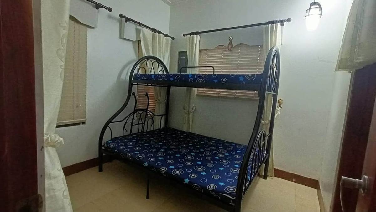 FOR RENT 160sqm 3BRM 3TB semi furnished inside country homes 1 near ayala malls serin PET FRIENDLY 4... - photo 4