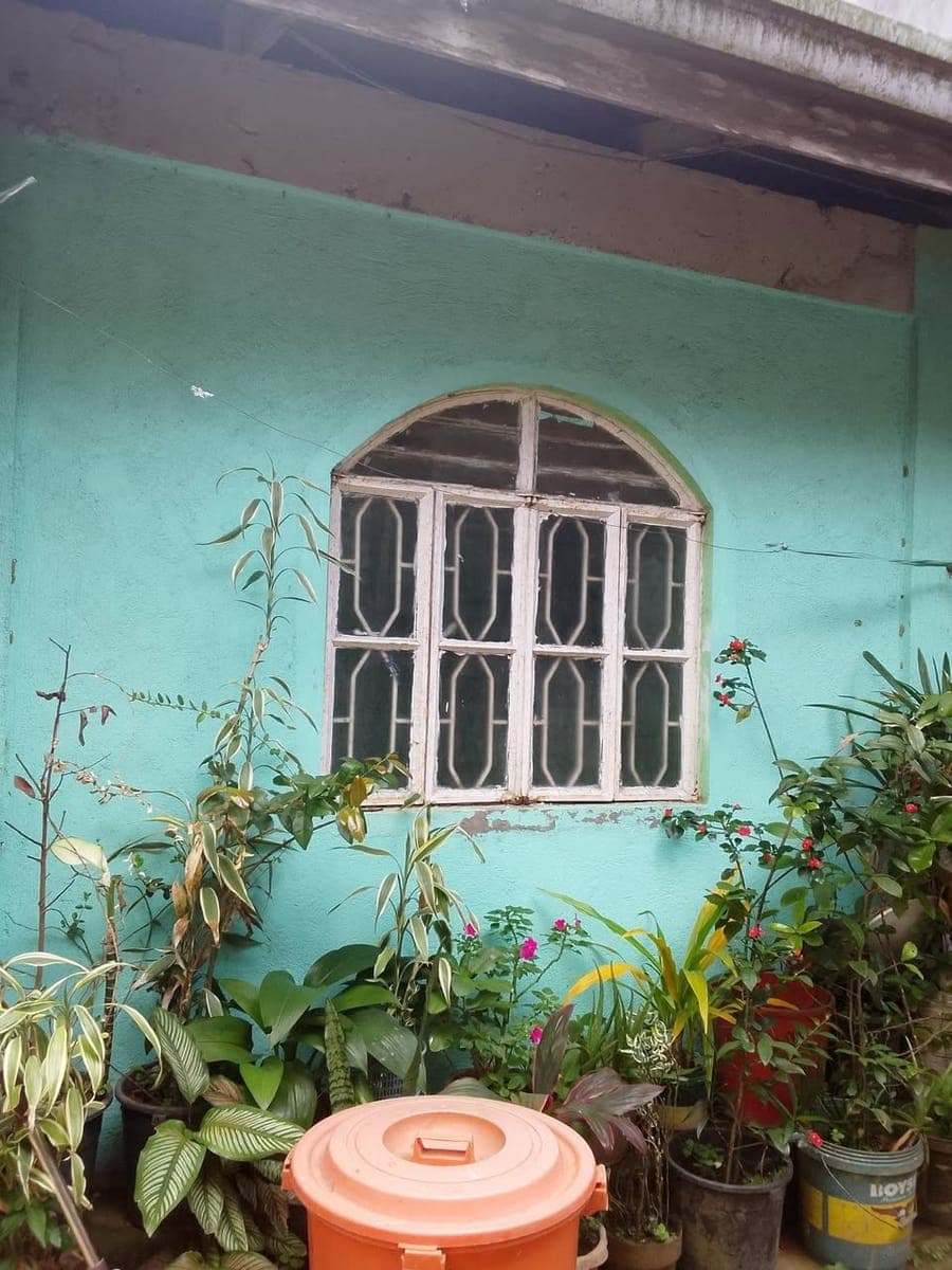 house for rent 2 bedroom unfurnished my aircon na Ang Isang room 10k monthly brgy sungay west tagayt... - photo 1