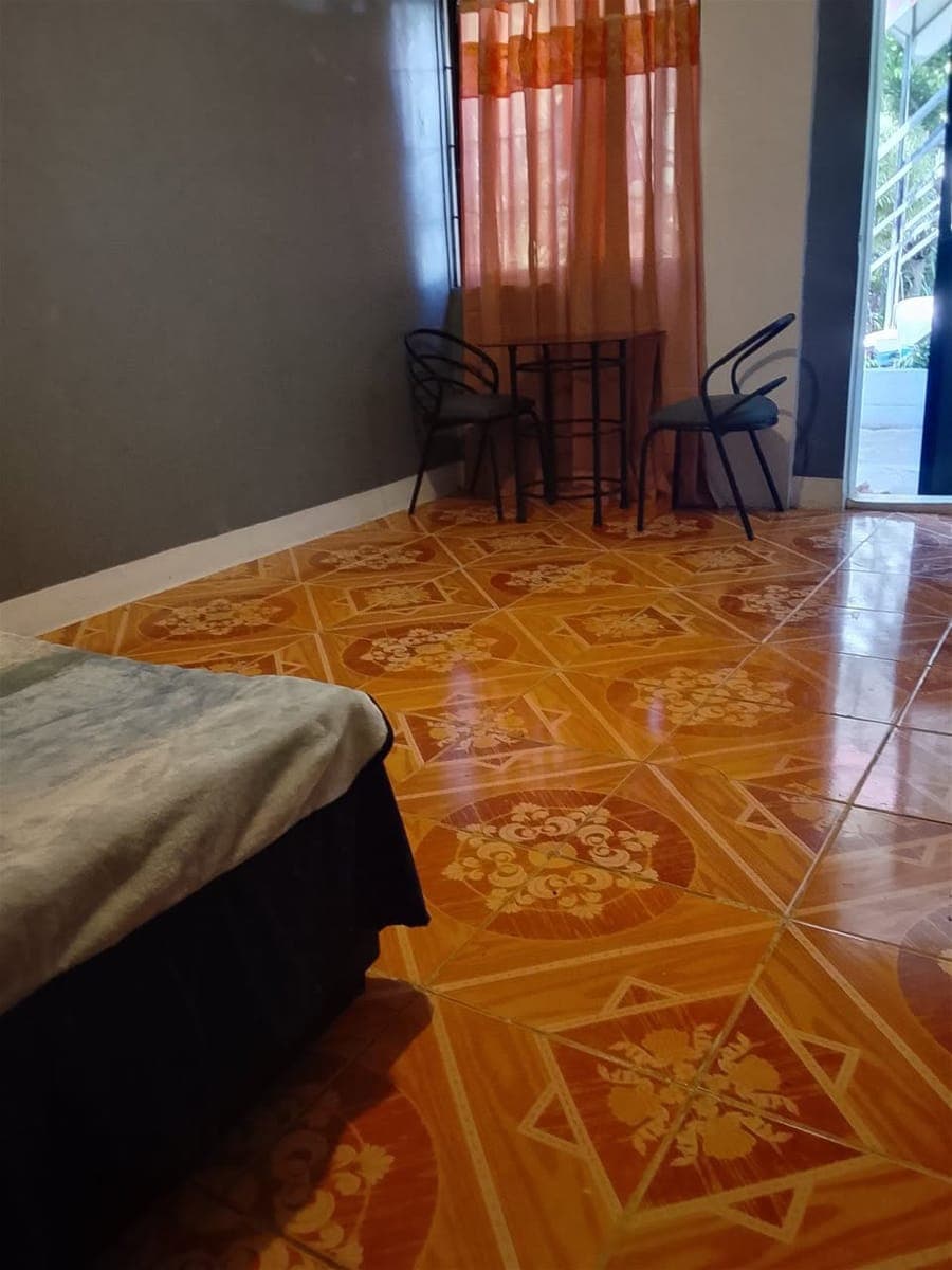 house for rent 3bedroom fully furnished 65k all in pwede 1month lng mag rent brgy iruhin west tagayt... - photo 3
