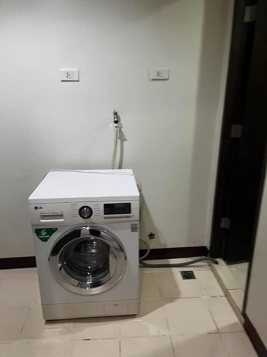 FOR LEASE - 1 Bedroom in One Central Makati - photo 4