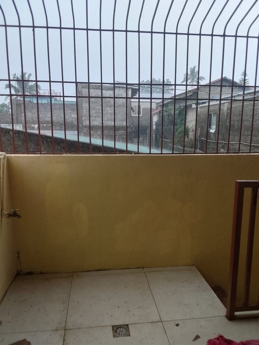 house for rent 3bedroom 2 bathroom unfurnished near tagaytay city market pm nlng for more details - photo 4