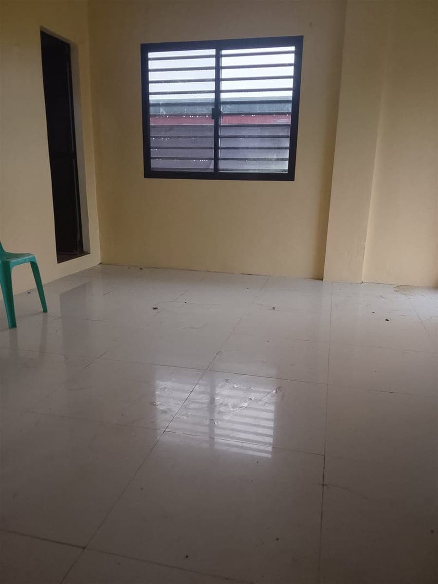 house for rent 3bedroom 2 bathroom unfurnished near tagaytay city market pm nlng for more details - photo 5