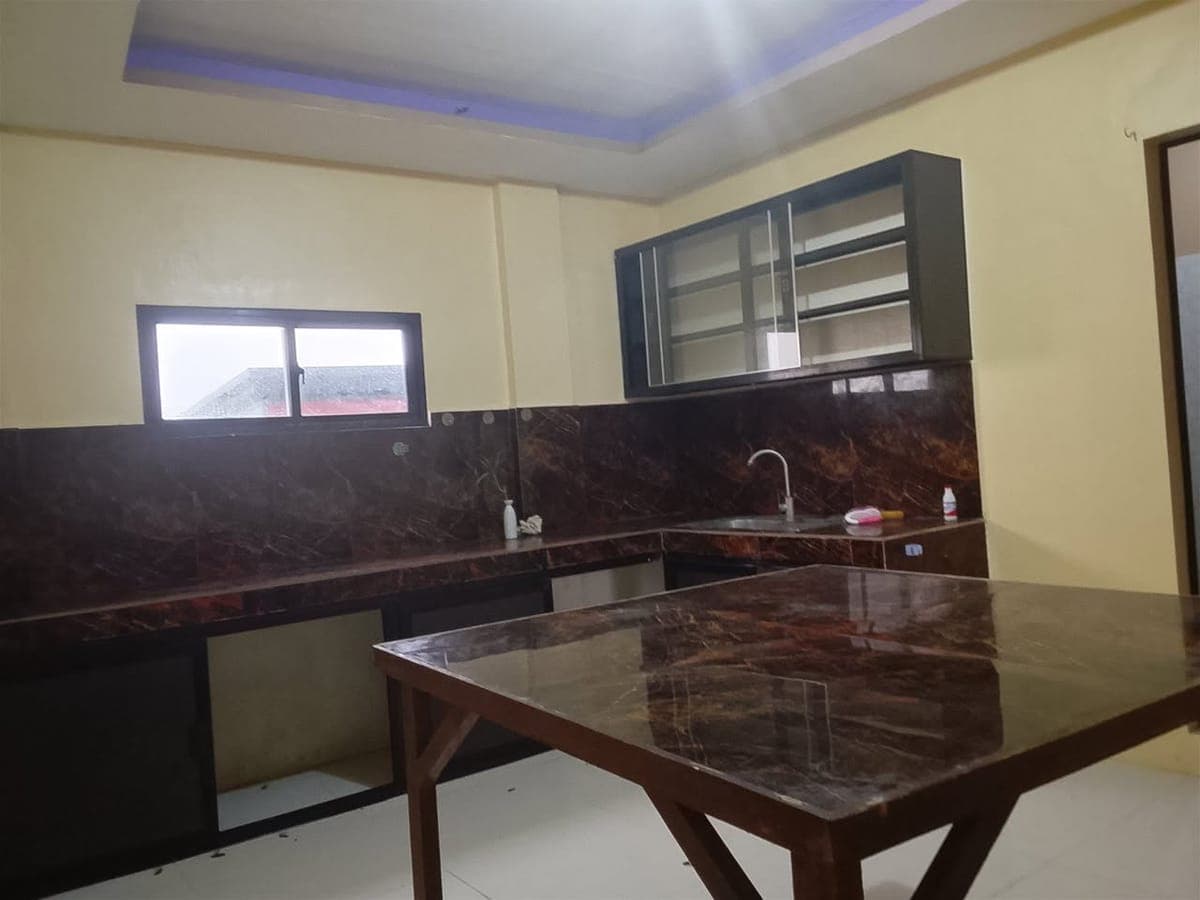 house for rent 3bedroom 2 bathroom unfurnished 10k monthly near tagaytay city market pm nalng for more details - photo 1