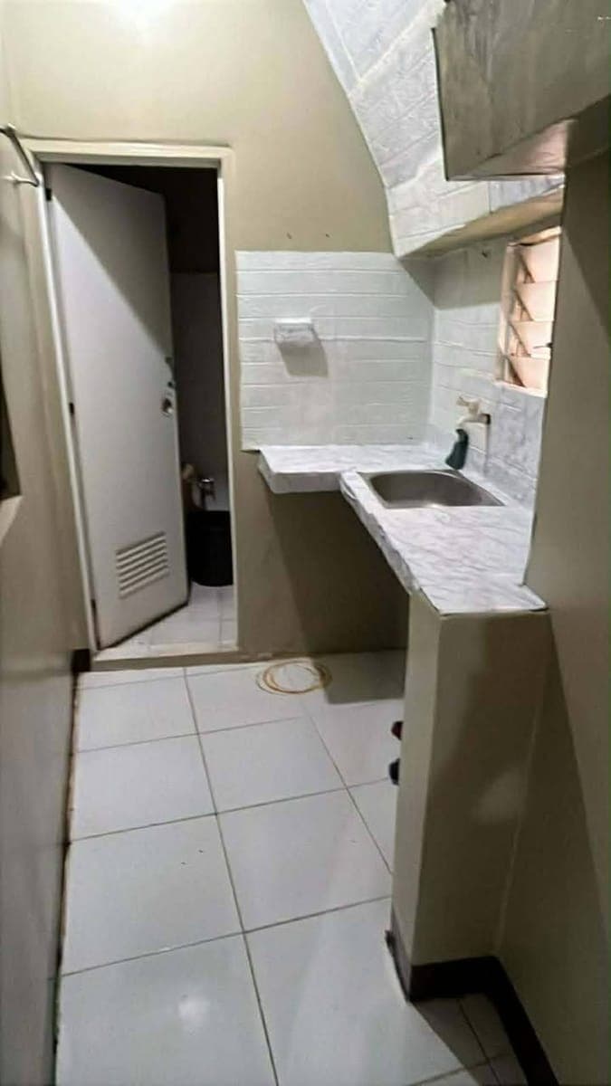 AdFor rent 1 bedroom 8k monthly near picnic grove pm po sa entresado mag rent thank you po admin - photo 1