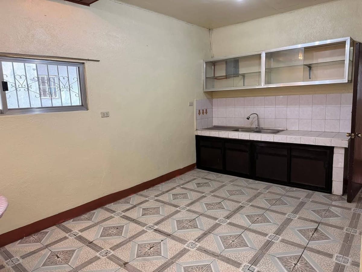HOUSE FOR RENT 20K MONTHLY - photo 4