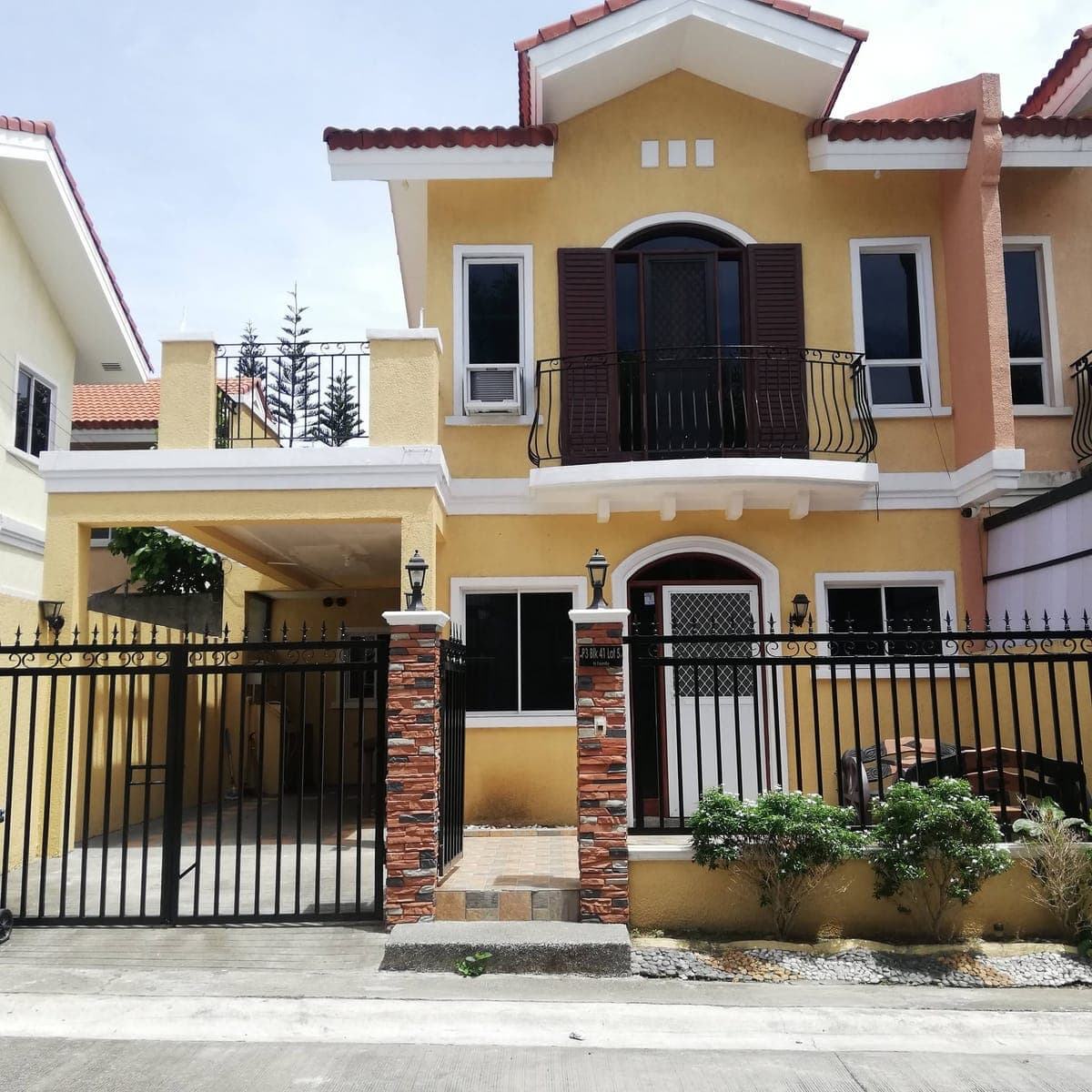 HOUSE FOR RENT - photo 1
