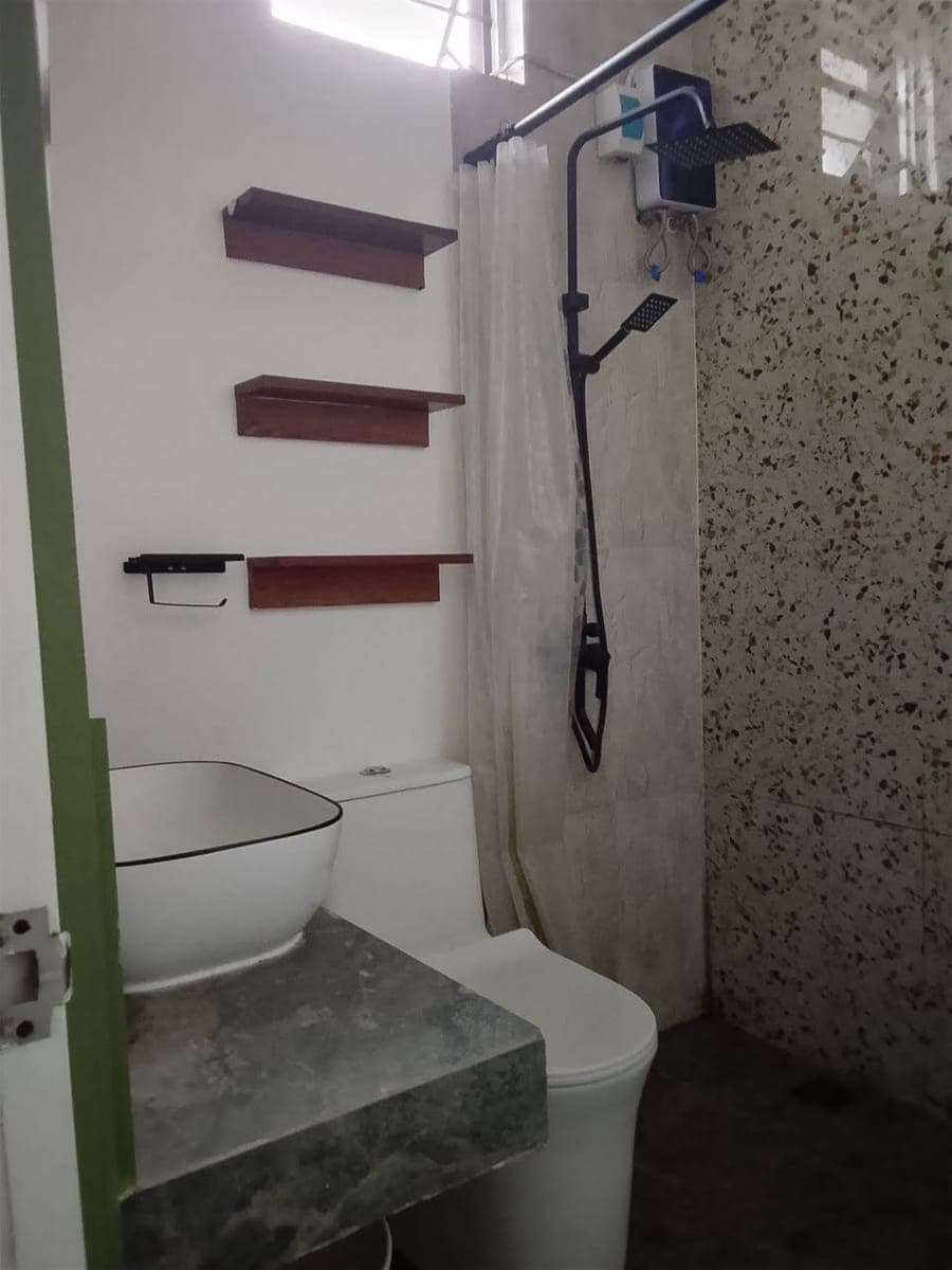 house for rent 4bedroom fully furnished pwede 1month pwede rin long term brgy iruhin west kabangaan road tagaytay city - photo 4