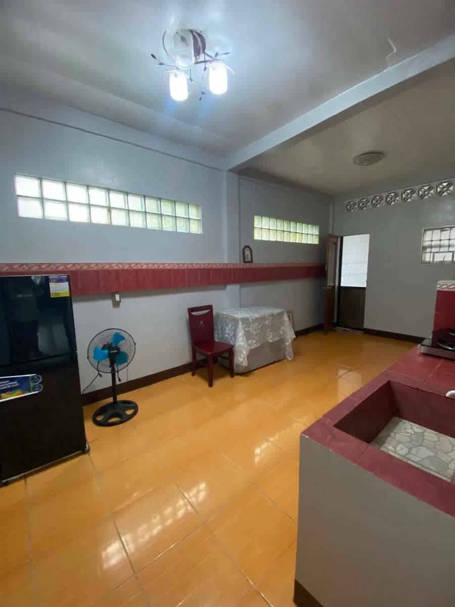 bungalow house for rent gated 3bedroom my room din Ang driver 35k monthly 35k monthly brgy sungay we... - photo 1