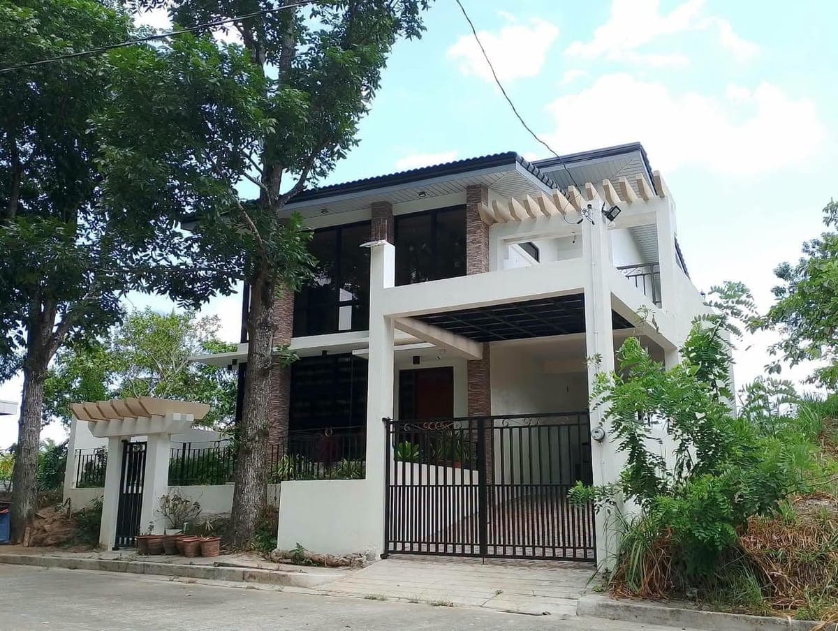 Brandnew Tagaytay house for rent Fully furnished with cctv (Inside subd) - photo 1