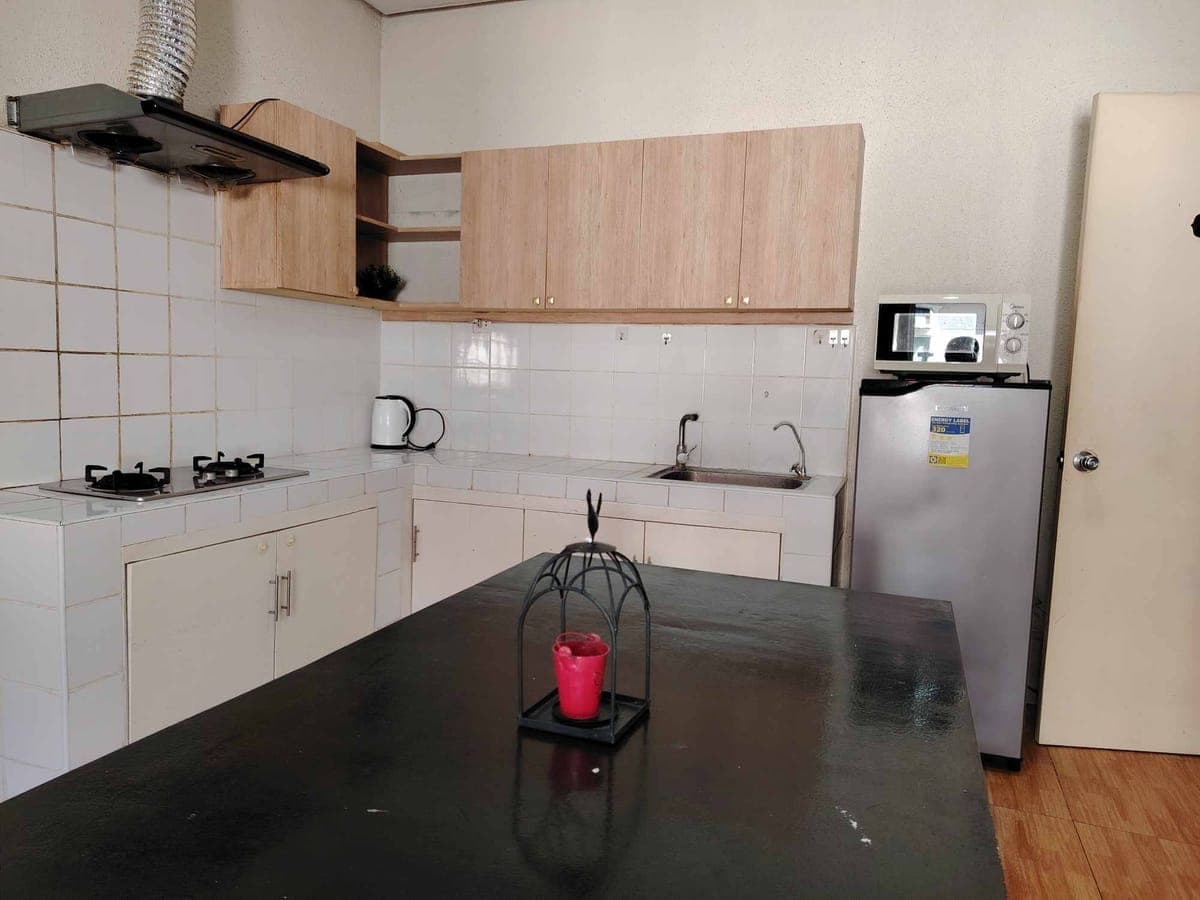 good location apartment One Unit for rent - photo 4