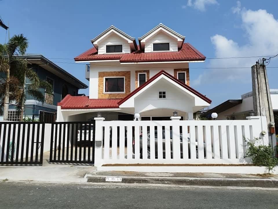 🌟 FOR RENT: Spacious 6-BR Home in Exclusive Tagaytay Heights Subdivision 🌟 - photo 1