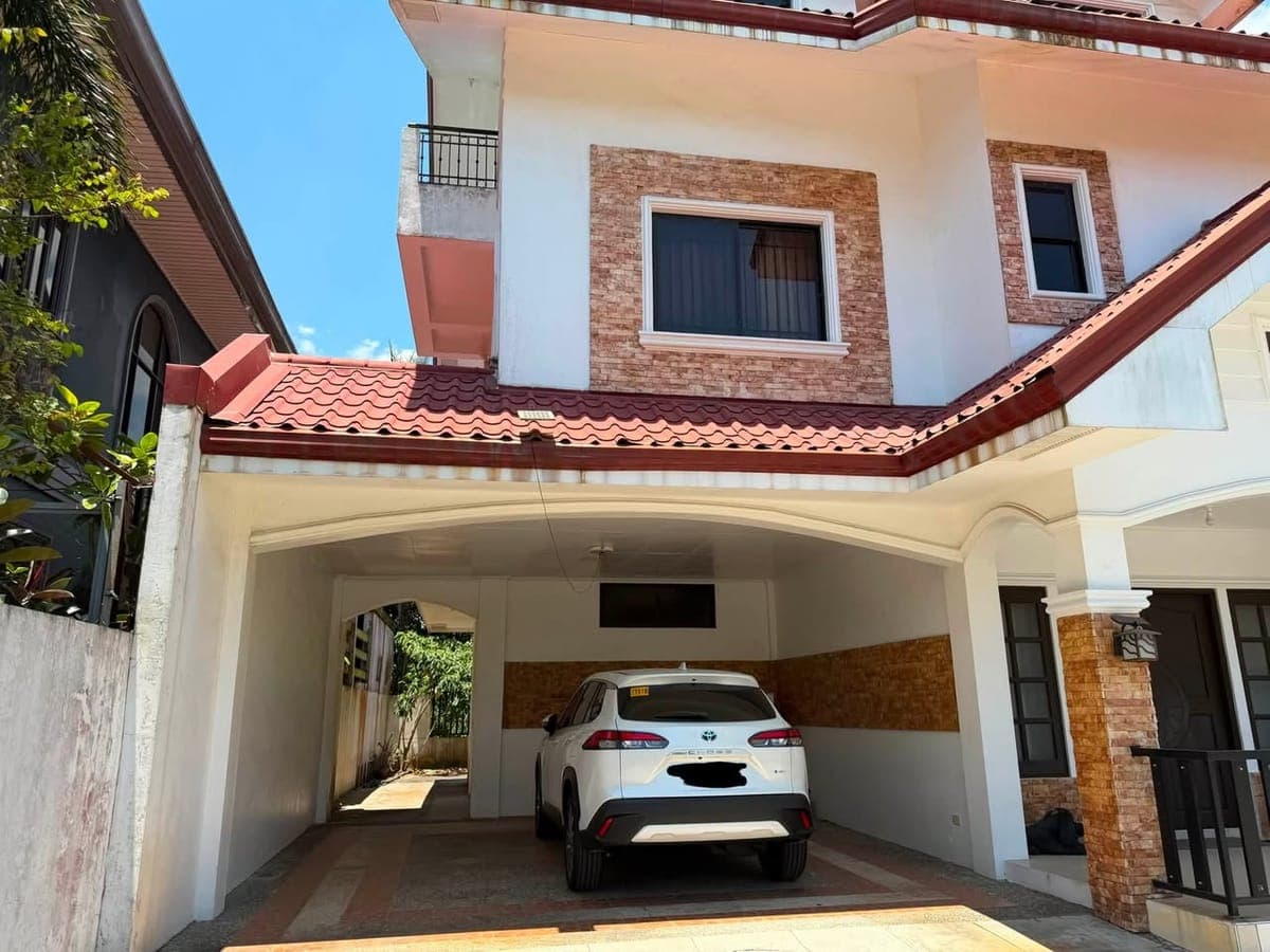 🌟 FOR RENT: Spacious 6-BR Home in Exclusive Tagaytay Heights Subdivision 🌟 - photo 3