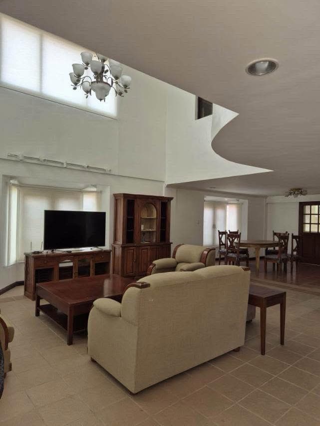 Royal Tagaytay house for rent long term - photo 1