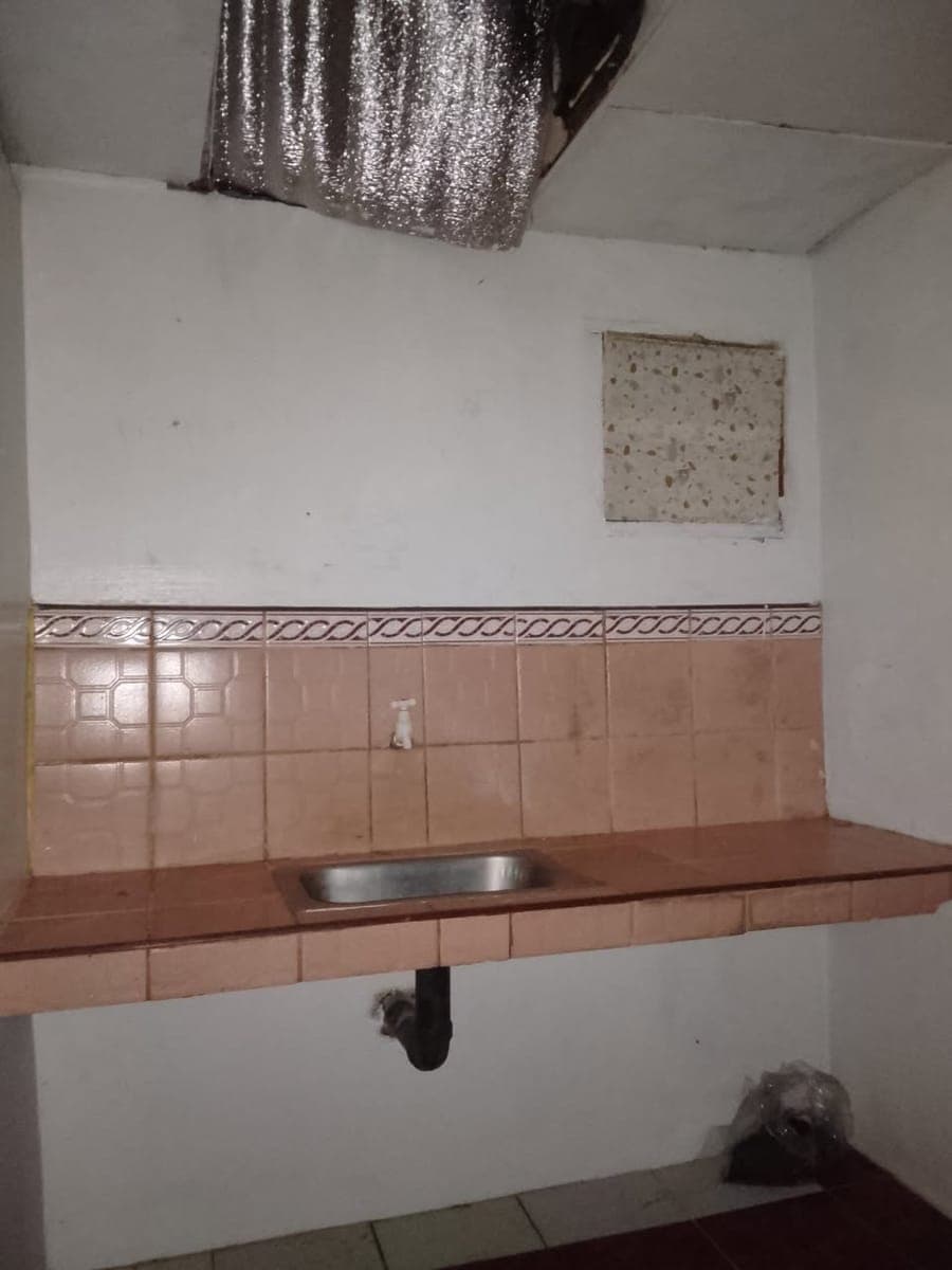 studio type for rent good for couple 4,500 monthly Kasama na tubig ska kuryente pm nlng for viewing... - photo 1