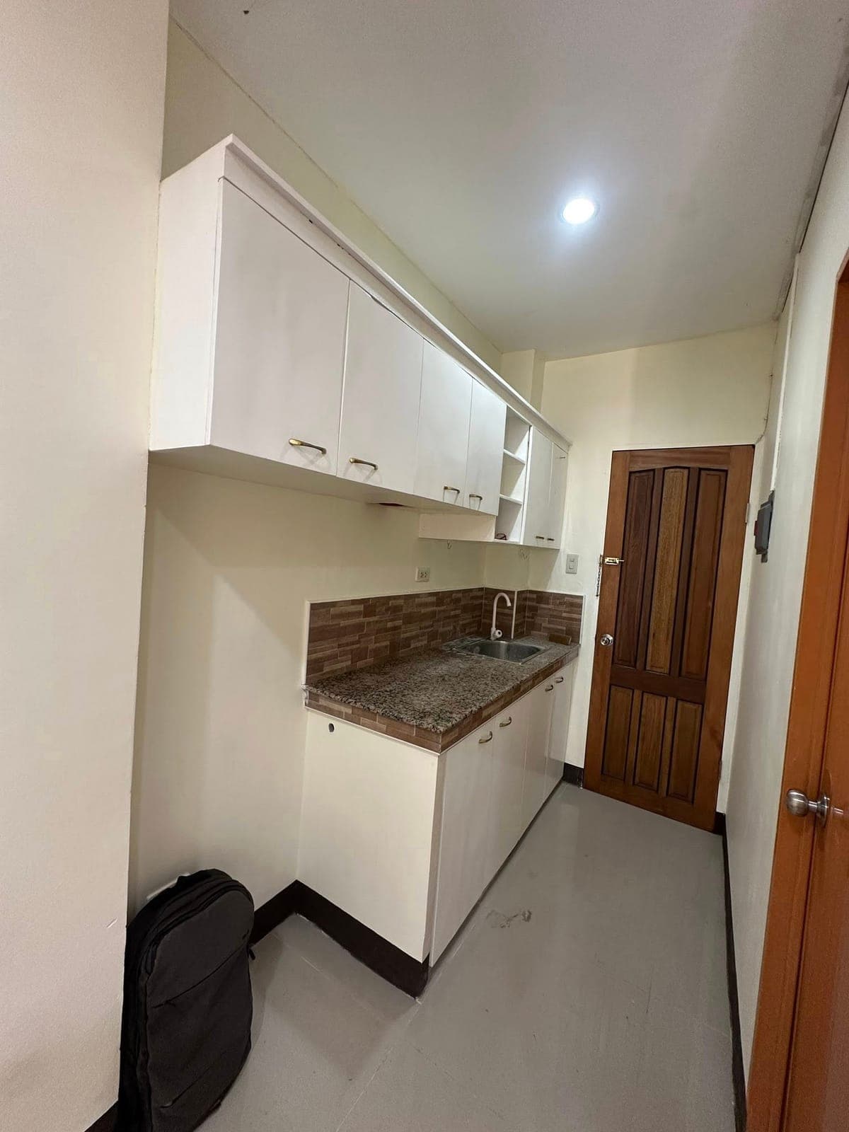 For Rent Unfurnished Studio Units - photo 1