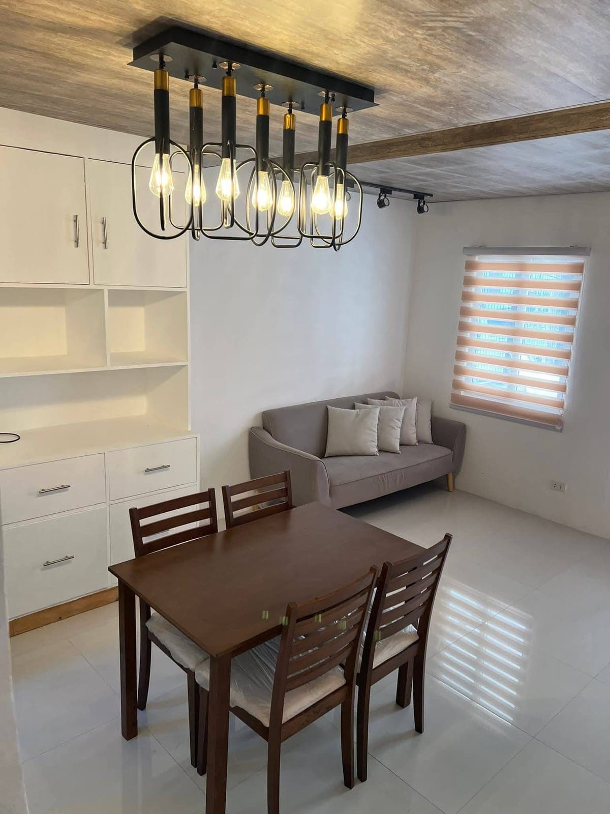 Townhouse for Rent - photo 1