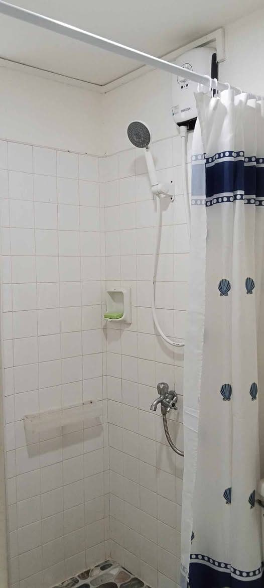 Room for Rent - photo 5