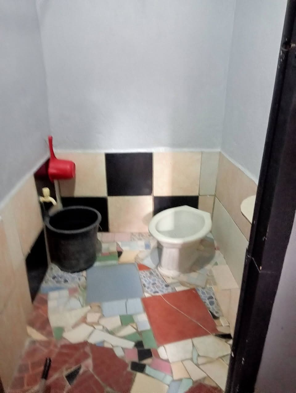 Room for rent.. Bag-ong taytayan atbang katipunan bank.. near Rob.. walking distance Downtown area..... - photo 2