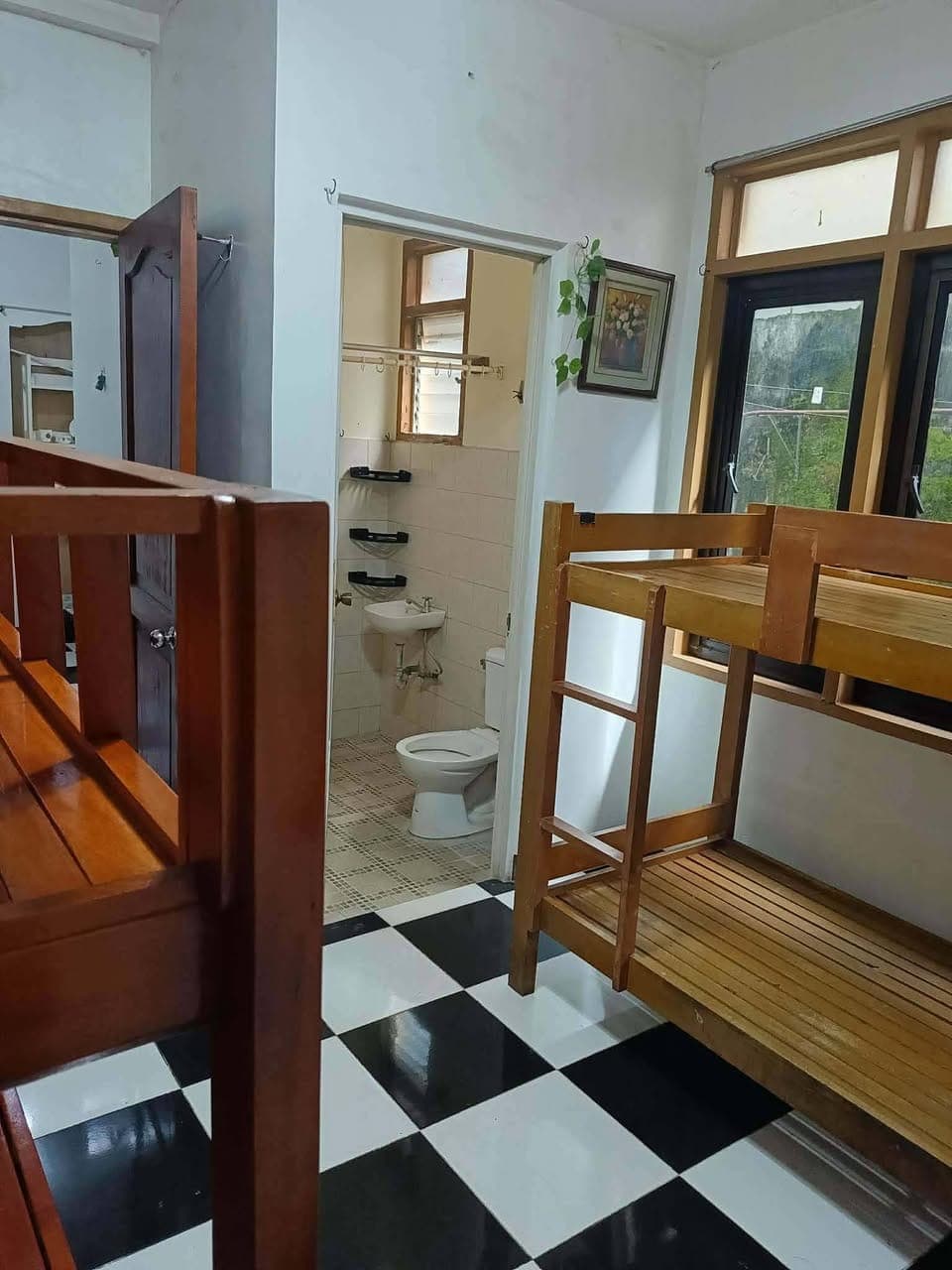 Male Bedspace available - photo 2