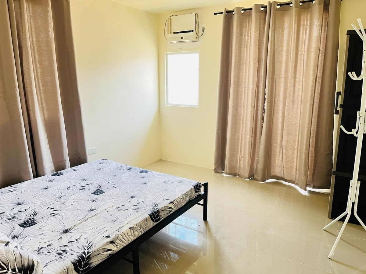 Townhouse for Rent - photo 2