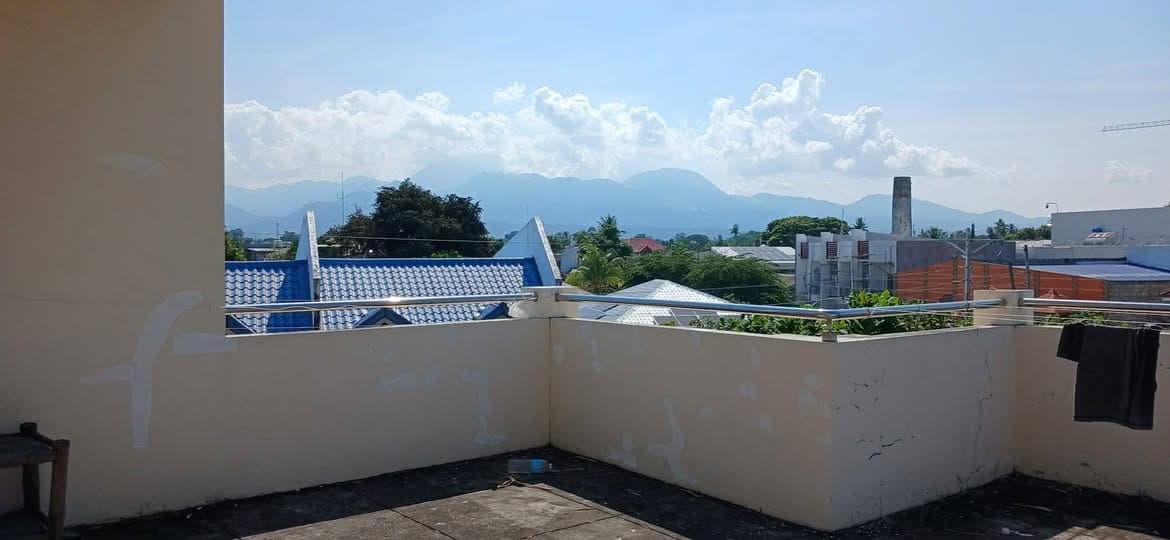 offering a studio-type room for rent located in Claytown Daro. 🏘️ This accommodation features a pri... - photo 2