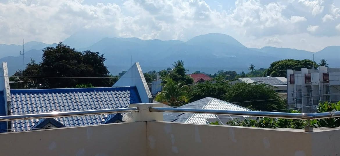 offering a studio-type room for rent located in Claytown Daro. 🏘️ This accommodation features a pri... - photo 3