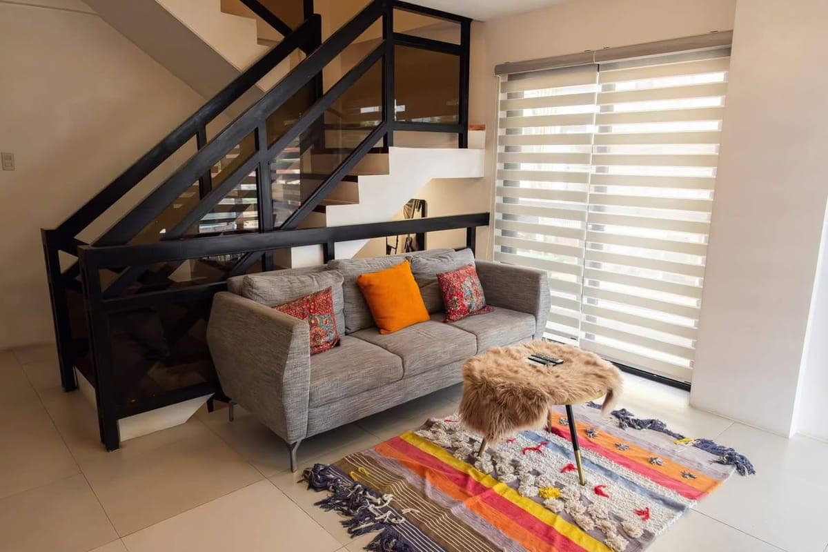 🏢 ✨ Experience upscale living in this fully furnished premium apartment! - photo 1