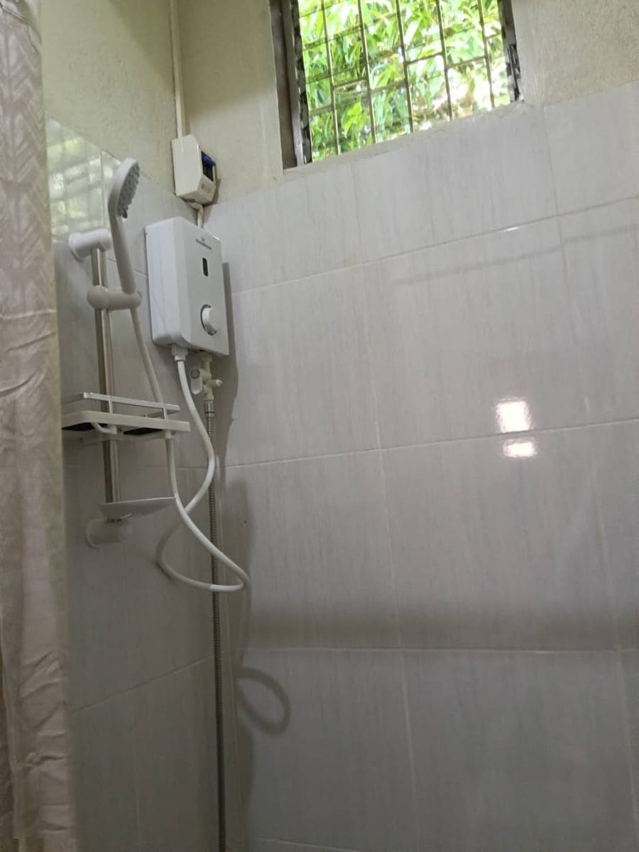 this house for rent in Piapi, Dumaguete City 🏘️. This fully furnished residence features three bedr... - photo 4