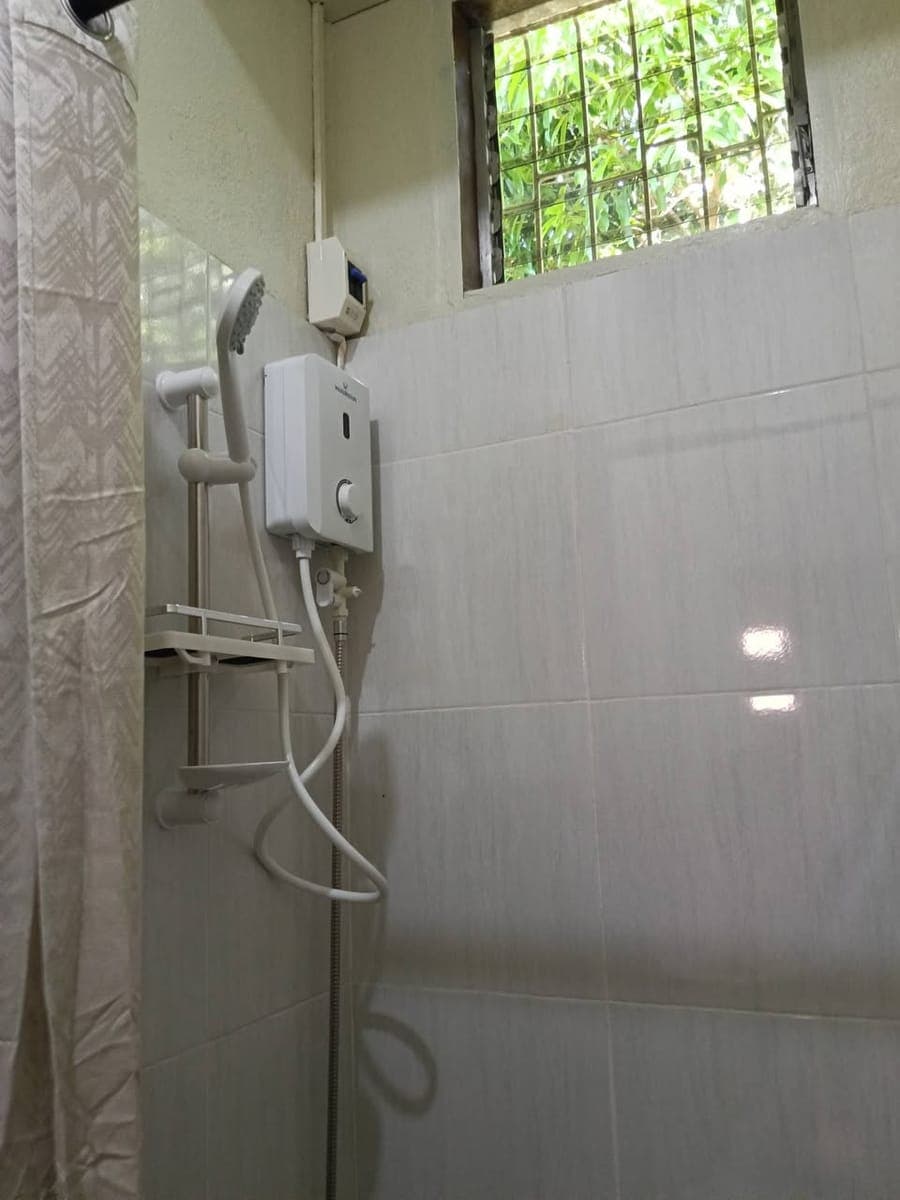 this house for rent in Piapi, Dumaguete City 🏘️. This fully furnished residence features three bedr... - photo 5