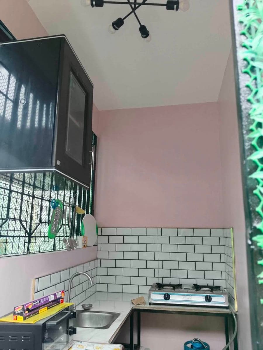1 BEDROOM w/ split type AC 1CR w/ hot @ cold shower fully furnished w/ outdoor kitchen free water @ internet 13k - photo 2