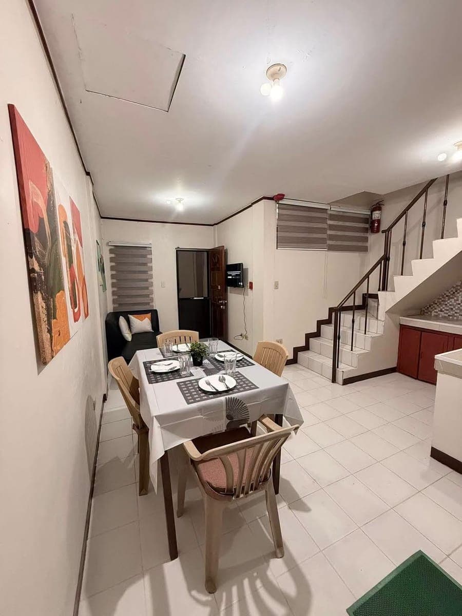 3 bedroom 2 bath 3-4 mins from downtown Dgte and walking distance to Robinsons. - photo 2